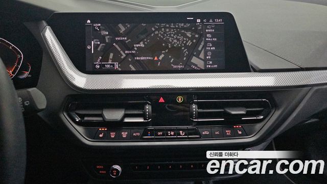 BMW 1-Series 2021 — photo 15
