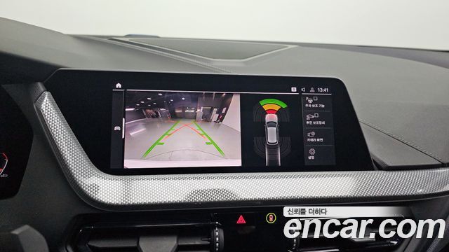 BMW 1-Series 2021 — photo 16