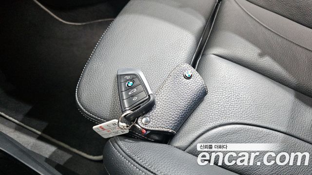 BMW 1-Series 2021 — photo 18
