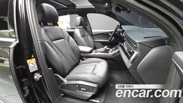 Audi Q7 2022 — photo 11
