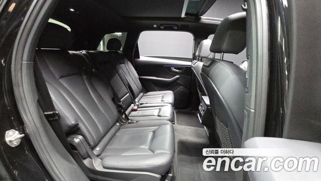 Audi Q7 2022 — photo 12