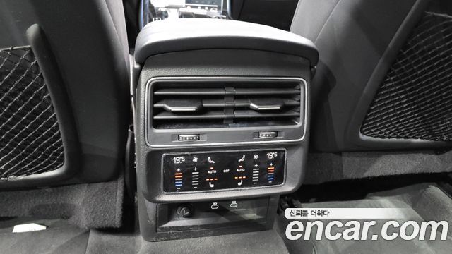 Audi Q7 2022 — photo 19