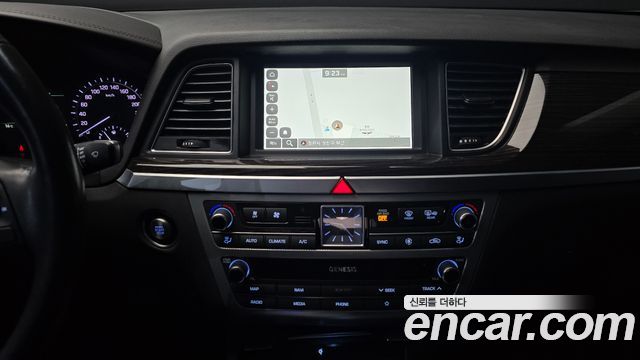 Genesis G80 2020 — photo 14