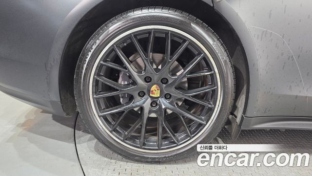 Porsche Panamera 2018 — photo 5