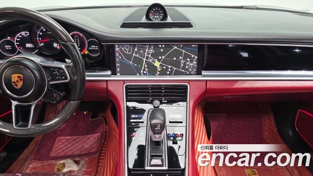 Porsche Panamera 2018 — photo 14