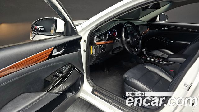 Kia K7 2017 — photo 10