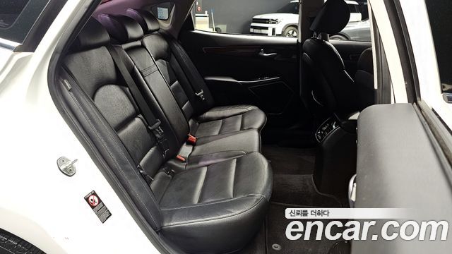 Kia K7 2017 — photo 11