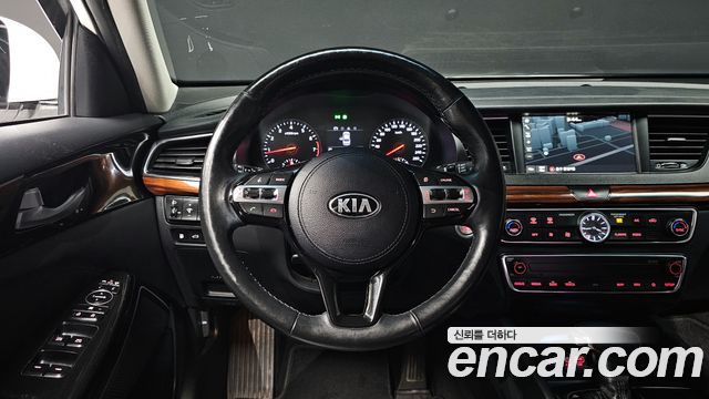 Kia K7 2017 — photo 13