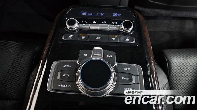 Genesis EQ900 2016 — photo 23