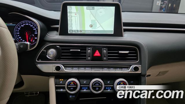Genesis G70 2019 — photo 23