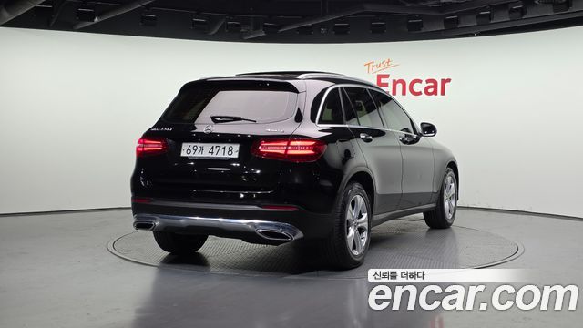 Mercedes-Benz GLC-Class 2017 — photo 2
