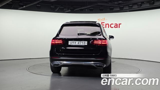 Mercedes-Benz GLC-Class 2017 — photo 4