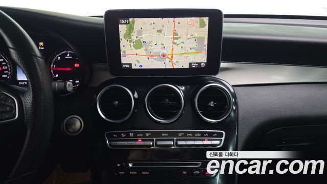 Mercedes-Benz GLC-Class 2017 — photo 13