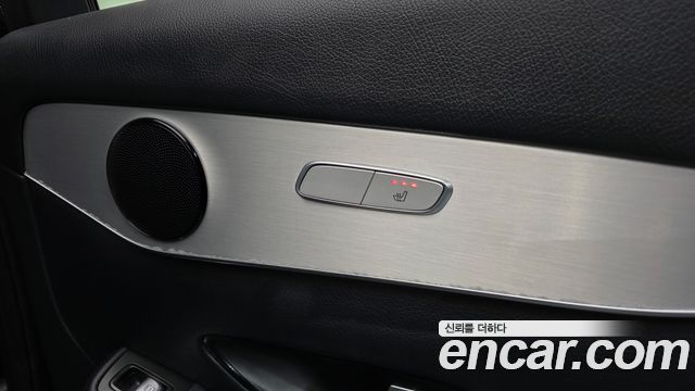 Mercedes-Benz GLC-Class 2017 — photo 16