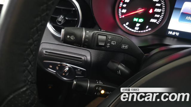 Mercedes-Benz GLC-Class 2017 — photo 18