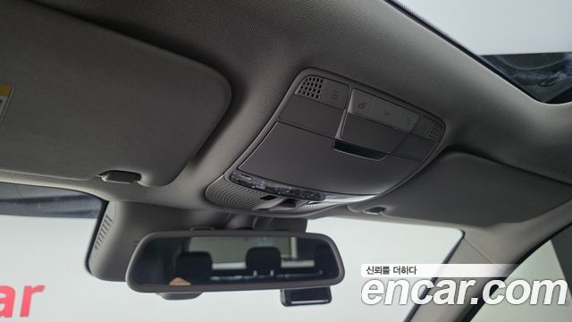 Mercedes-Benz GLC-Class 2017 — photo 19
