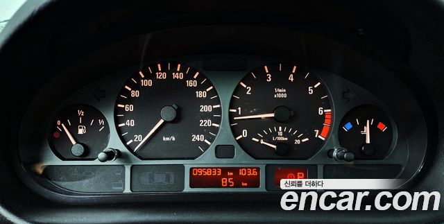 BMW 3-Series 2003 — photo 8