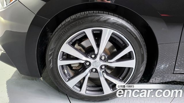 Nissan Maxima 2017 — photo 5