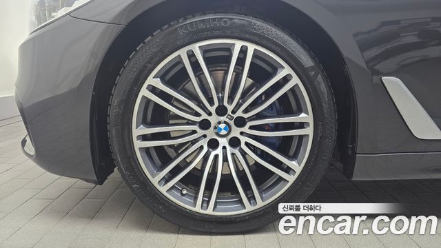 BMW 5-Series 2020 — photo 5