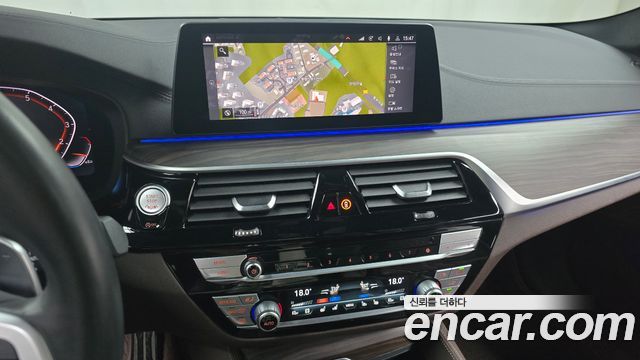 BMW 5-Series 2020 — photo 20