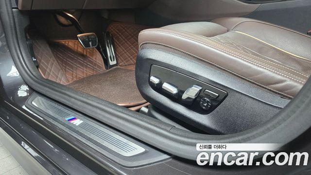 BMW 5-Series 2020 — photo 24