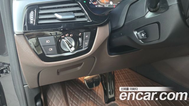 BMW 5-Series 2020 — photo 25