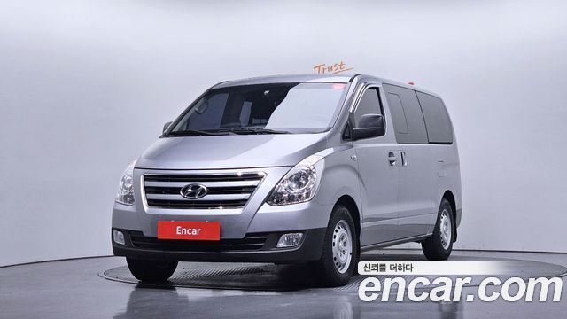 Hyundai Starex 2017 — photo 1
