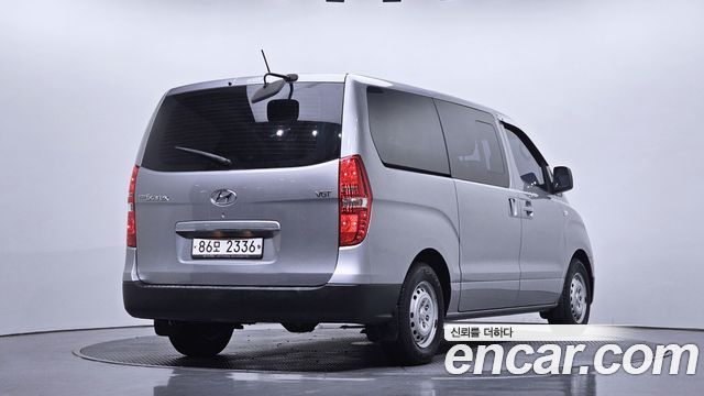 Hyundai Starex 2017 — photo 2
