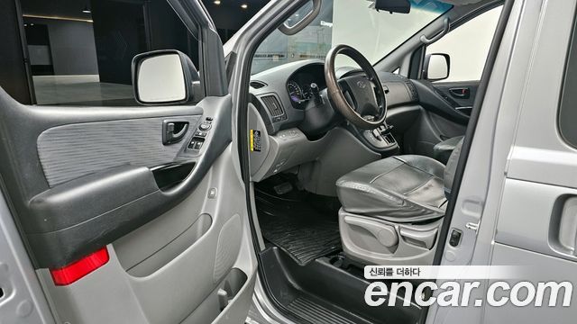 Hyundai Starex 2017 — photo 10
