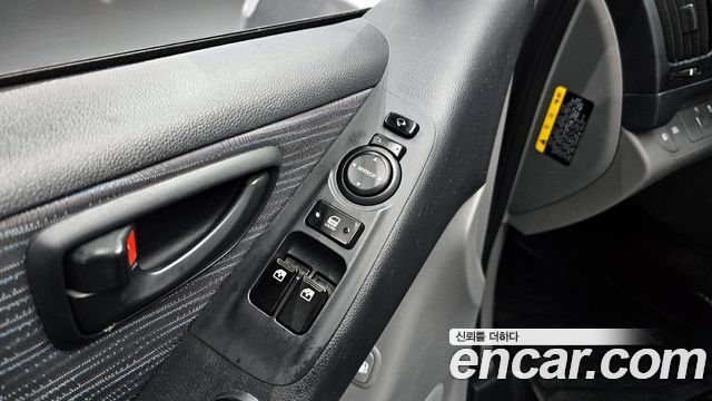 Hyundai Starex 2017 — photo 17