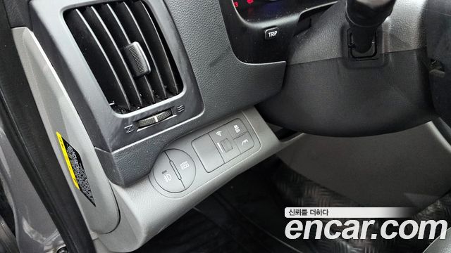 Hyundai Starex 2017 — photo 18
