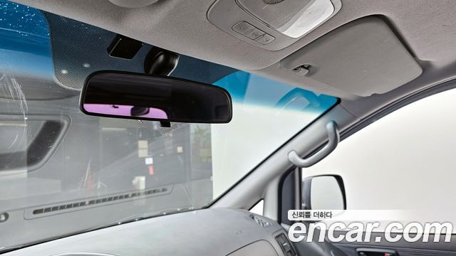 Hyundai Starex 2017 — photo 19