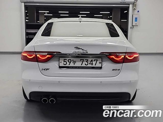 Jaguar XF 2017 — photo 3