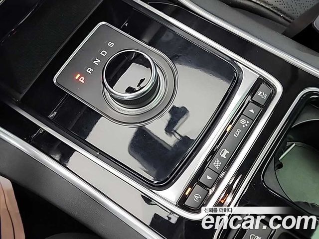 Jaguar XF 2017 — photo 8