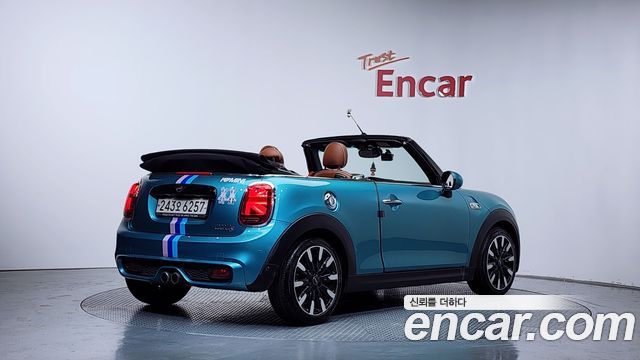 Mini Cooper Convertible 2019 — photo 2