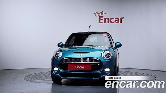 Mini Cooper Convertible 2019 — photo 3