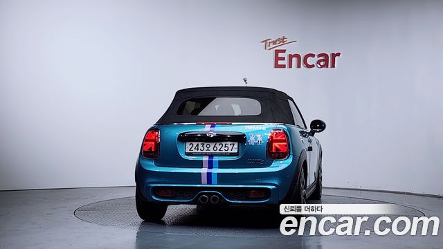 Mini Cooper Convertible 2019 — photo 4