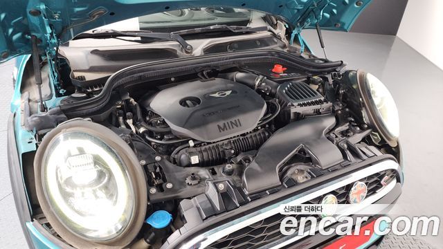 Mini Cooper Convertible 2019 — photo 6