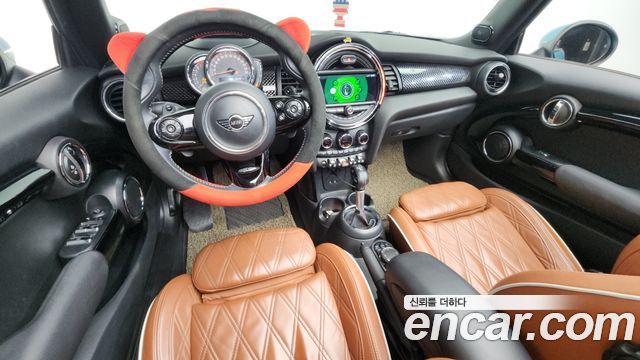 Mini Cooper Convertible 2019 — photo 10