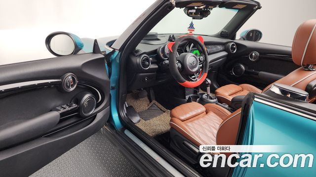 Mini Cooper Convertible 2019 — photo 13