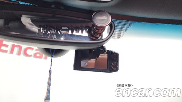 Mini Cooper Convertible 2019 — photo 25