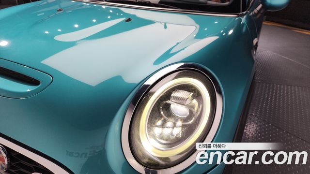 Mini Cooper Convertible 2019 — photo 8