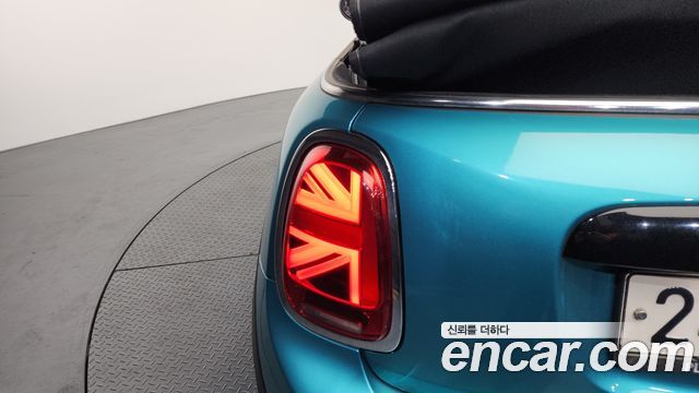 Mini Cooper Convertible 2019 — photo 9