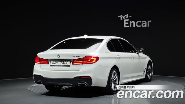 BMW 5-Series 2019 — photo 2