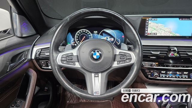 BMW 5-Series 2019 — photo 13