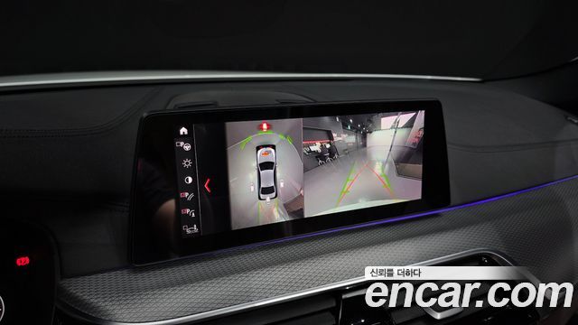 BMW 5-Series 2019 — photo 15