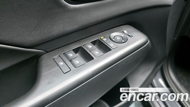 Hyundai Kona 2023 — photo 19