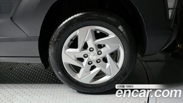Hyundai Kona 2023 — photo 7