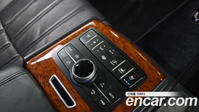 Hyundai Equus 2012 — photo 25