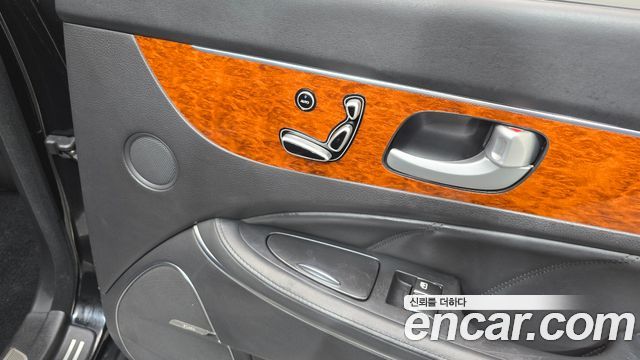 Hyundai Equus 2012 — photo 36
